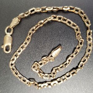 10Kt Gold Link Chain Ankle Bracelet - Italy Stamped. - Women's Jewelry